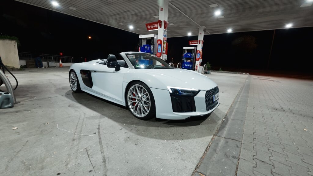 Audi R8 Spyder – Front/seite